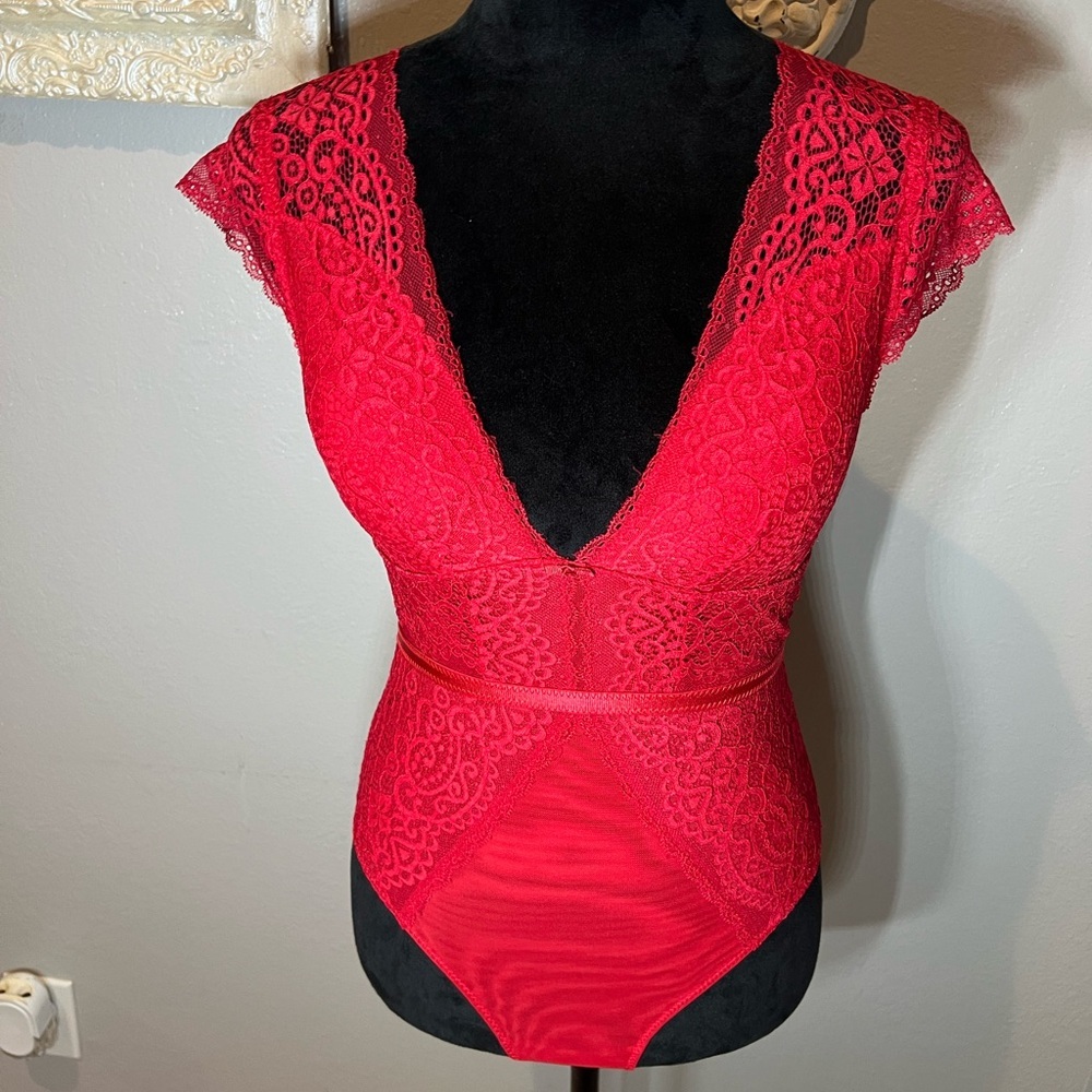 Sophie B. Scarlet Lace Bodysuit - Picture 4 of 10